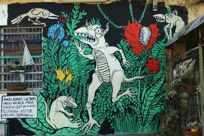 il mostro del tekart scappa nella foresta